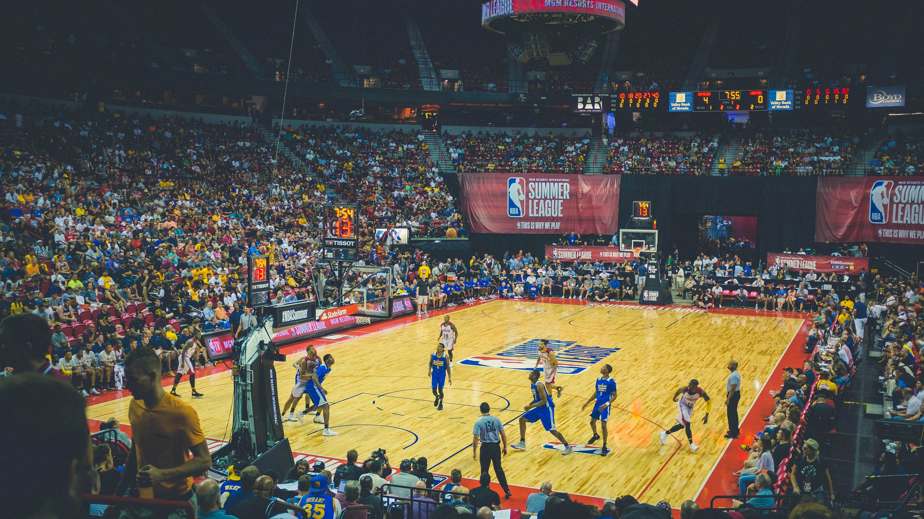 _快船队紧追联盟前列，战斗精神爆发_，快船队的比赛